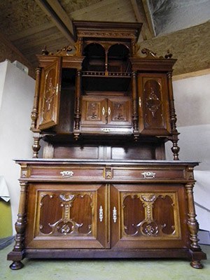 Oprava a obnova starožitného nábytku